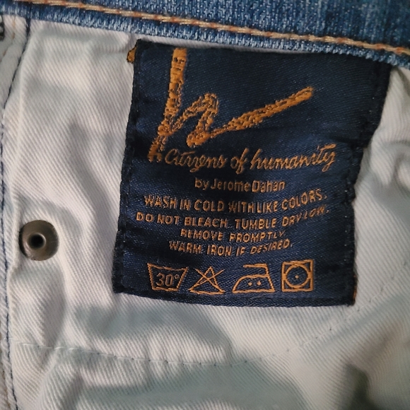 Citizens of humanity by Jerome Dahan - Picture 2 of 4